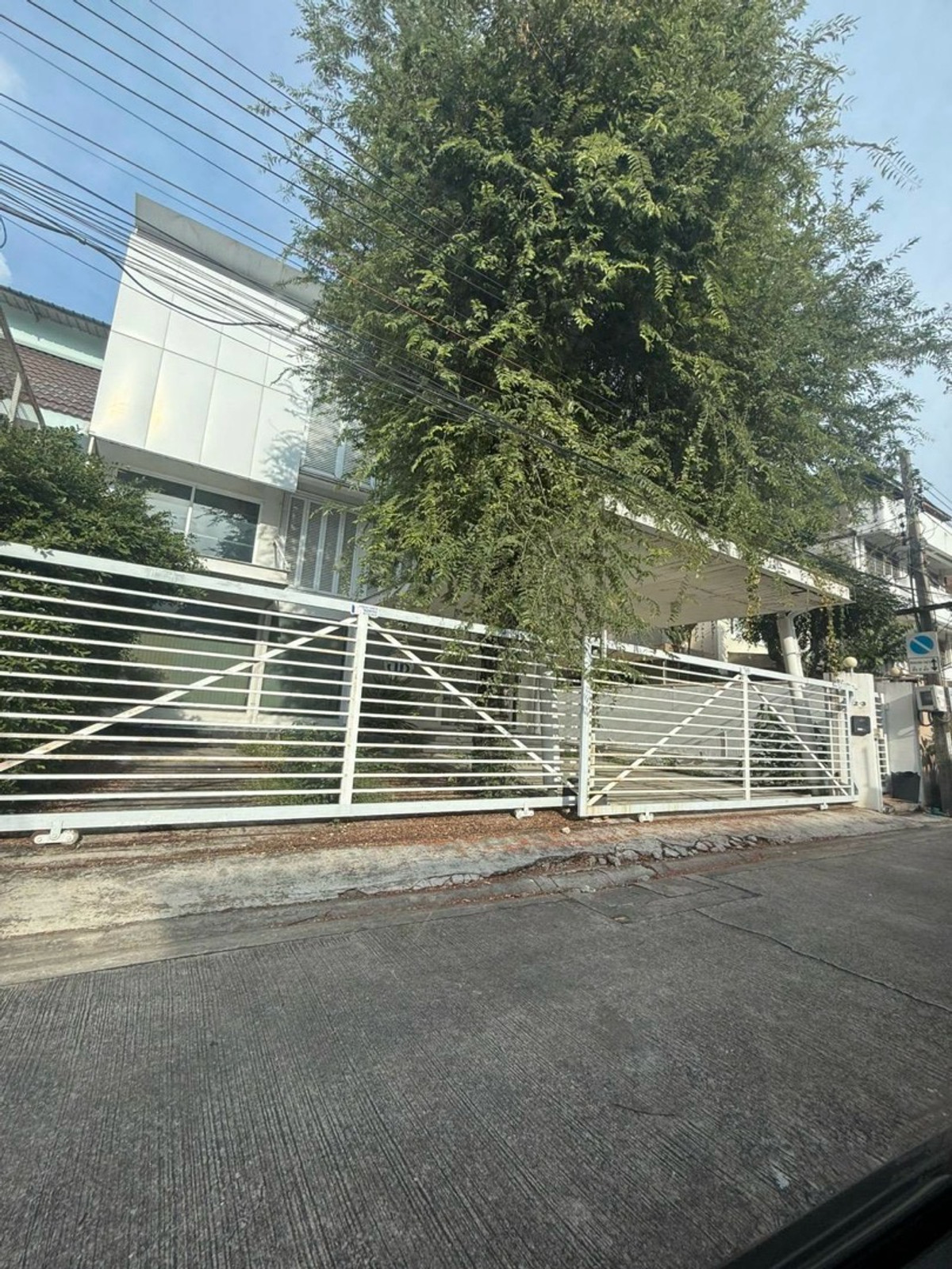 ให้เช่าโฮมออฟฟิศอ่อนนุช อุดมสุข : Commercial space for rent‼️ 860 sq.m. 80 sq.w. 500 meter from BTS Onnut 🚝
