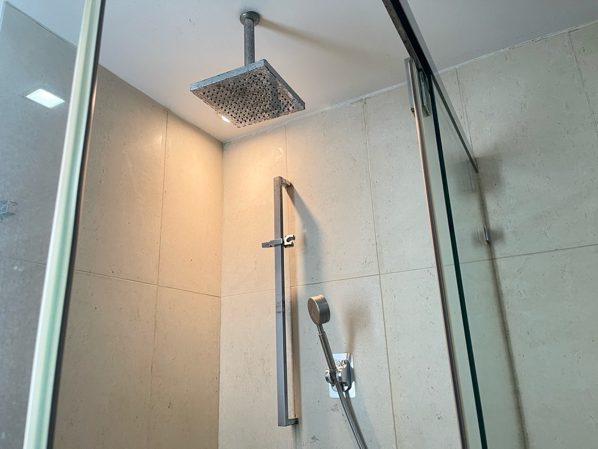 For RentCondoSilom, Saladaeng, Bangrak : 🏢🚊 Quad Silom for rent in the heart of Silom, next to BTS Chong Nonsi, convenient travel, surrounded by business areas and complete lifestyle, Silom, Saladaeng, Bangrak, Si Phraya, Surawong ✨🪴