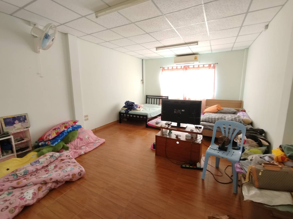 ขายอาคารพาณิชย์นนทบุรี บางใหญ่ บางบัวทอง : ขายอาคารพาณิชย์ หมู่บ้านบัวทอง 18    2.5 ชั้น 17 ตรว.