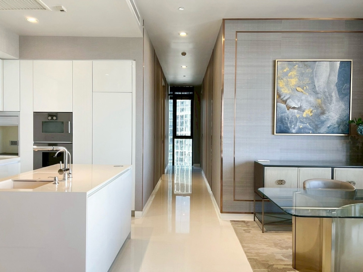 ให้เช่าคอนโดสุขุมวิท อโศก ทองหล่อ : Beautiful room ◈ Vittorio Sukhumvit 39 ◈ 2 Bedrooms 2 Bathrooms • 127.43 sq.m. • High floor (20+) • 
