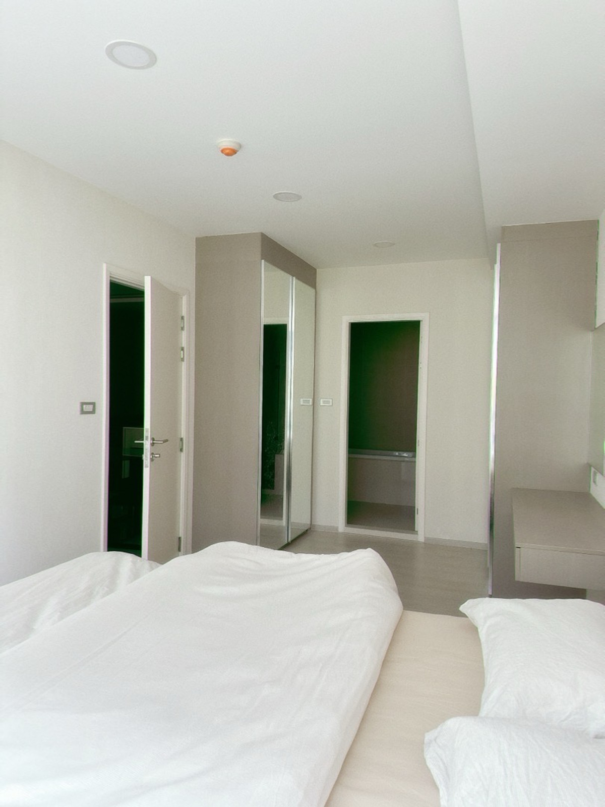 For RentCondoSukhumvit, Asoke, Thonglor : vtara 1 room available