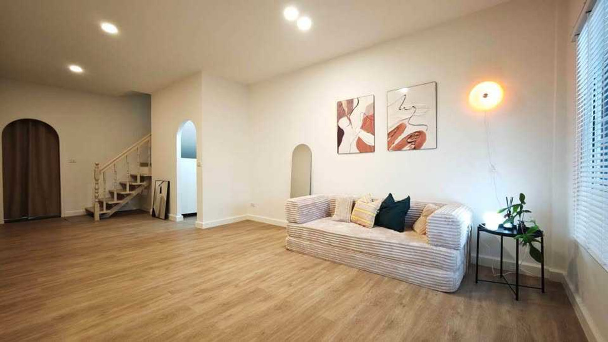 ขายทาวน์โฮมลาดพร้าว เซ็นทรัลลาดพร้าว : LTH14073 – Townhouse for Sale | Chokchai 4 | 95 sqm | 2 Beds 3 Baths | Near BTS Lat Phrao | 4.29 MB | ทาวน์เฮ้าส์ขาย โชคชัย 4