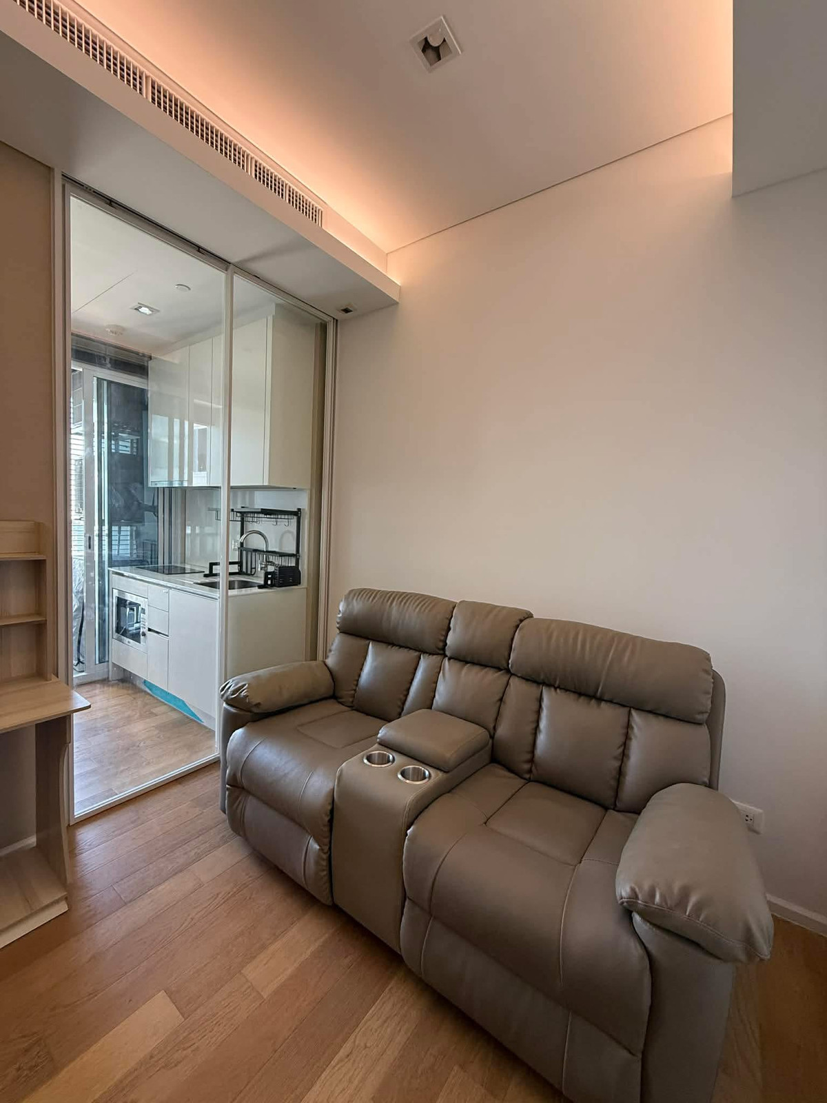 For RentCondoLadprao, Central Ladprao : For Rent 🔥 The Saint Residences 🔥 Near MRT Phahonyothin. Fully furnished with appliances.