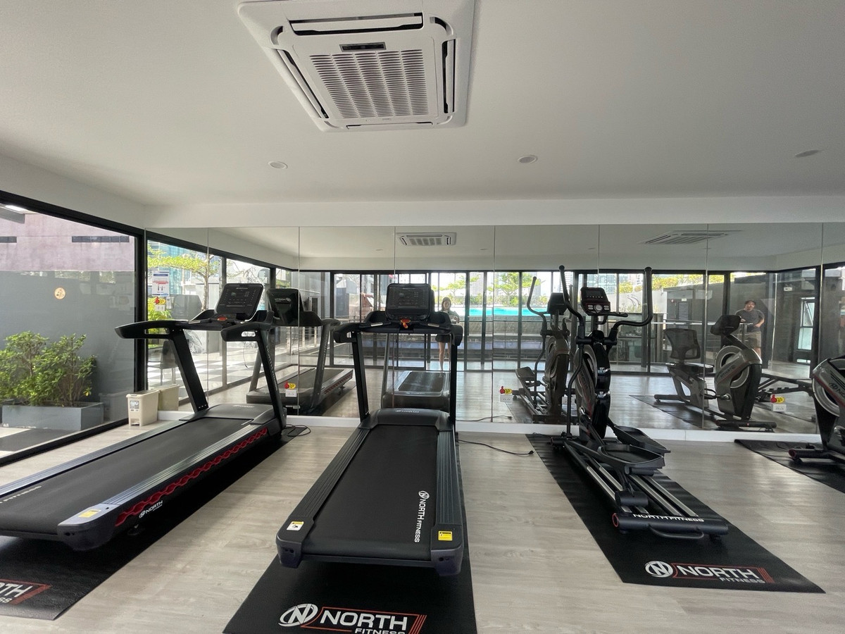 For RentCondoSilom, Saladaeng, Bangrak : 🏢🚊 Quad Silom for rent in the heart of Silom, next to BTS Chong Nonsi, convenient travel, surrounded by business areas and complete lifestyle, Silom, Saladaeng, Bangrak, Si Phraya, Surawong ✨🪴