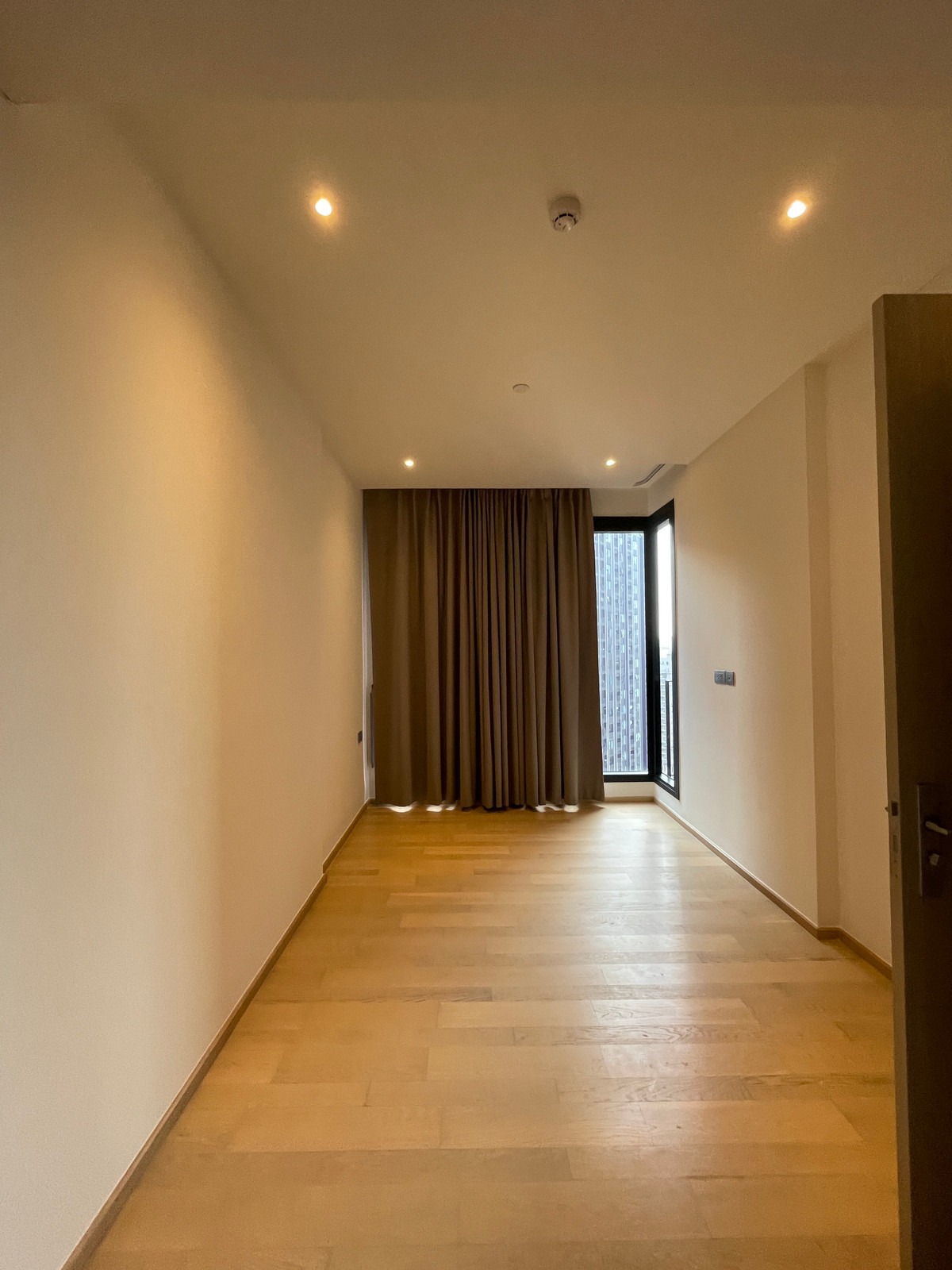 For SaleCondoRama9, Petchburi, RCA : Condo for sale: Ashton Asoke-Rama 9, 1 bedroom XL function, area 40.95 sq m, in the OMEGA building, ready to receive full promotions. The ultimate in luxury in the heart of New CBD, only 230 m. from MRT.