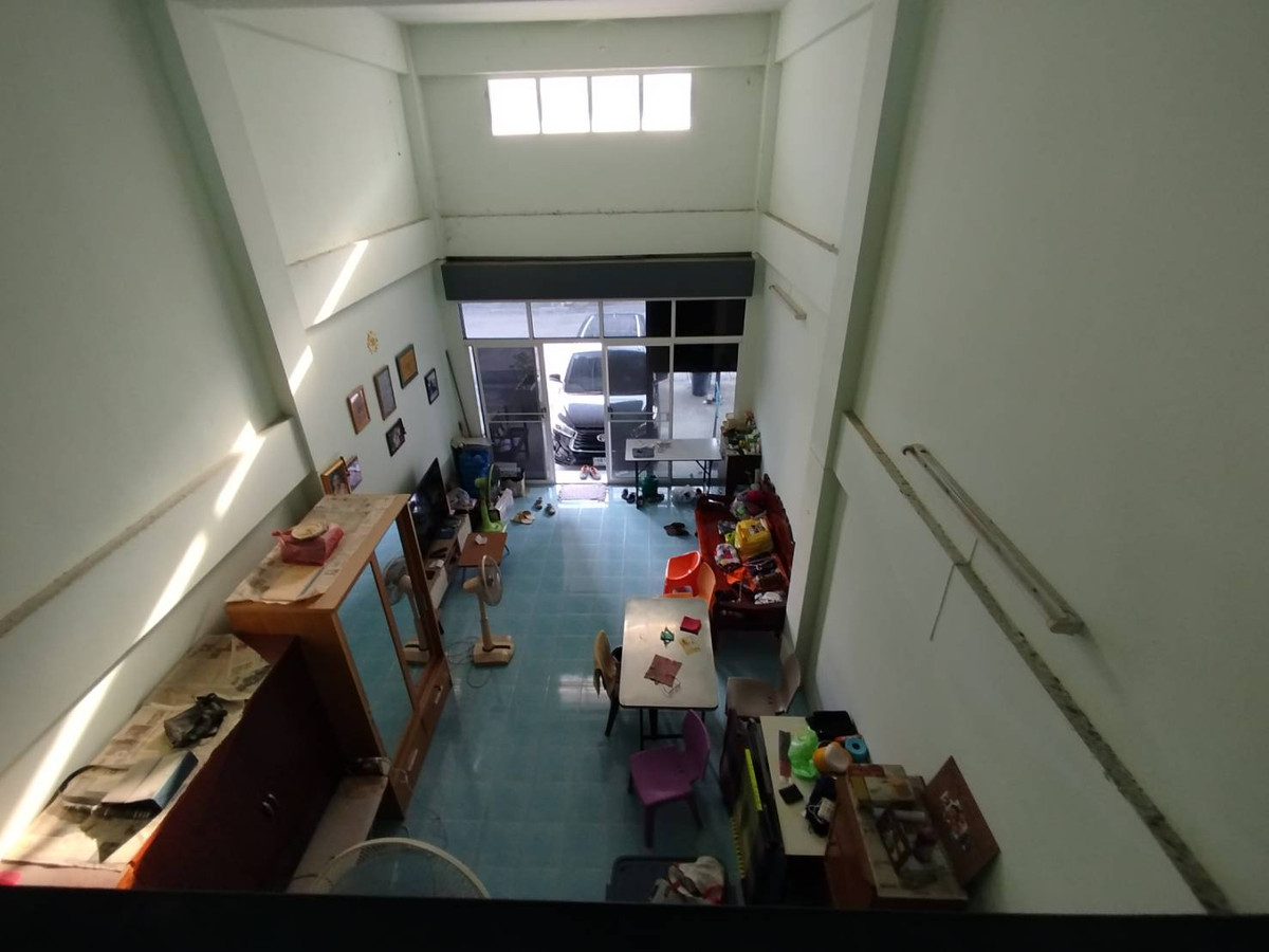 ขายอาคารพาณิชย์นนทบุรี บางใหญ่ บางบัวทอง : ขายอาคารพาณิชย์ หมู่บ้านบัวทอง 18    2.5 ชั้น 17 ตรว.