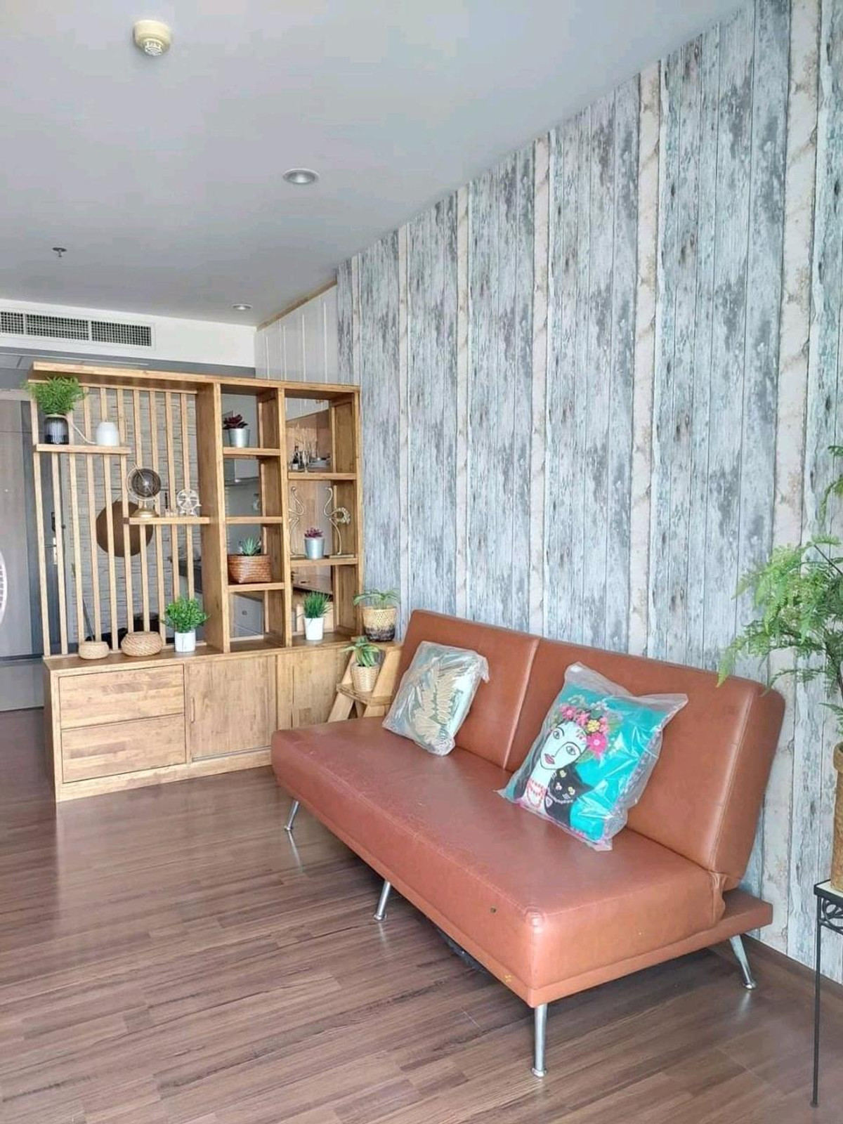 ให้เช่าคอนโดสาทร นราธิวาส : เช่า คอนโดศุภาลัยไลท์ สาทร-เจริญราษฎร์ ใกล้ สาทร สีลม ห้องใหญ่ ตบแต่งสวย ชั้นสูง ใกล้ BRT สุรศักดิ์