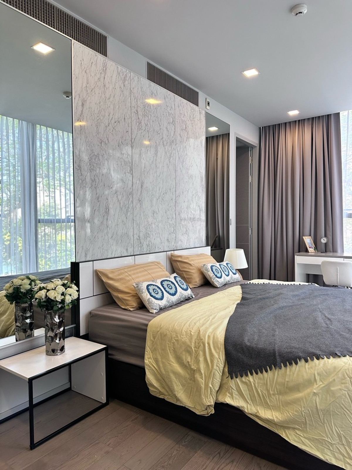 คอนโดสุขุมวิท อโศก ทองหล่อ : 3 ห้องนอน 3 ที่จอดรถ | Pet Friendly | Rent&Sell | พร้อมอยู่ - 082-4499822