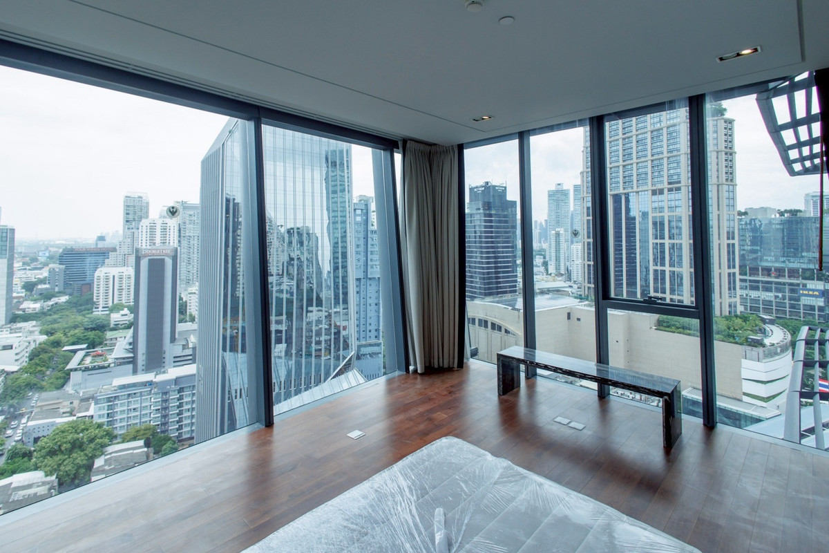 For RentCondoSukhumvit, Asoke, Thonglor : Marque Sukhumvit 39 High-Floor 2-Bedroom Spacious Residence with Open View Please call: 062-496-6454