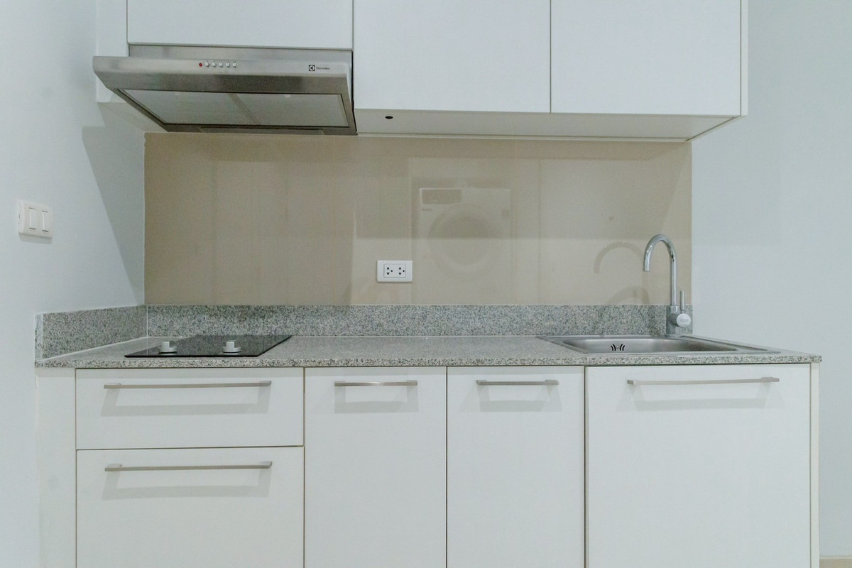 For RentCondoSukhumvit, Asoke, Thonglor : Marque Sukhumvit 39 High-Floor 2-Bedroom Spacious Residence with Open View Please call: 062-496-6454