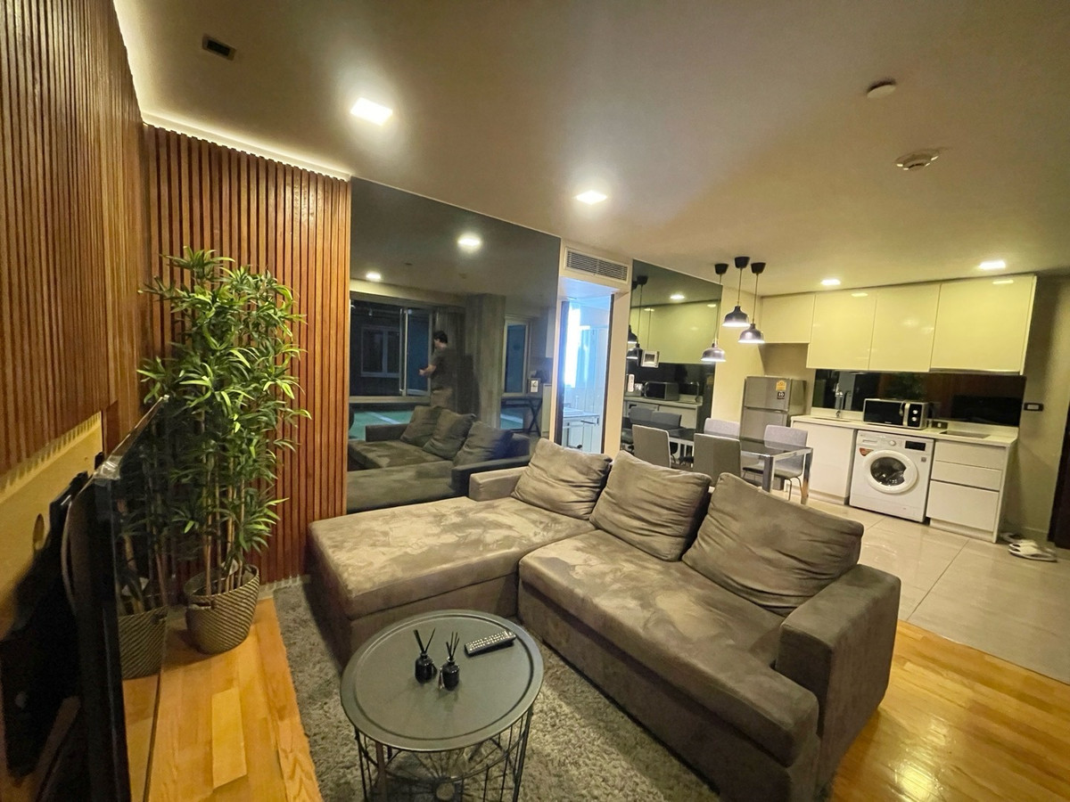 For RentCondoSilom, Saladaeng, Bangrak : 🏢🚊 Quad Silom for rent in the heart of Silom, next to BTS Chong Nonsi, convenient travel, surrounded by business areas and complete lifestyle, Silom, Saladaeng, Bangrak, Si Phraya, Surawong ✨🪴