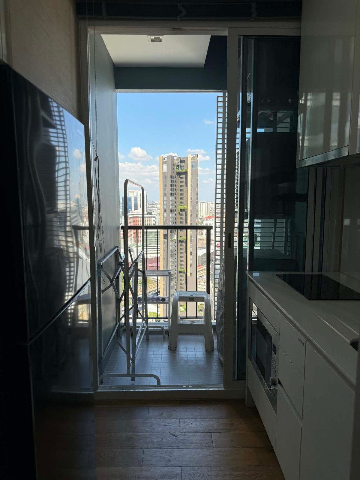 For RentCondoLadprao, Central Ladprao : For Rent 🔥 The Saint Residences 🔥 Near MRT Phahonyothin. Fully furnished with appliances.