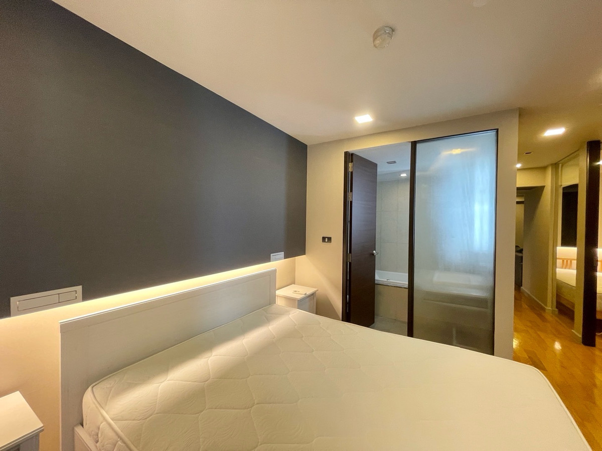 For RentCondoSilom, Saladaeng, Bangrak : 🏢🚊 Quad Silom for rent in the heart of Silom, next to BTS Chong Nonsi, convenient travel, surrounded by business areas and complete lifestyle, Silom, Saladaeng, Bangrak, Si Phraya, Surawong ✨🪴