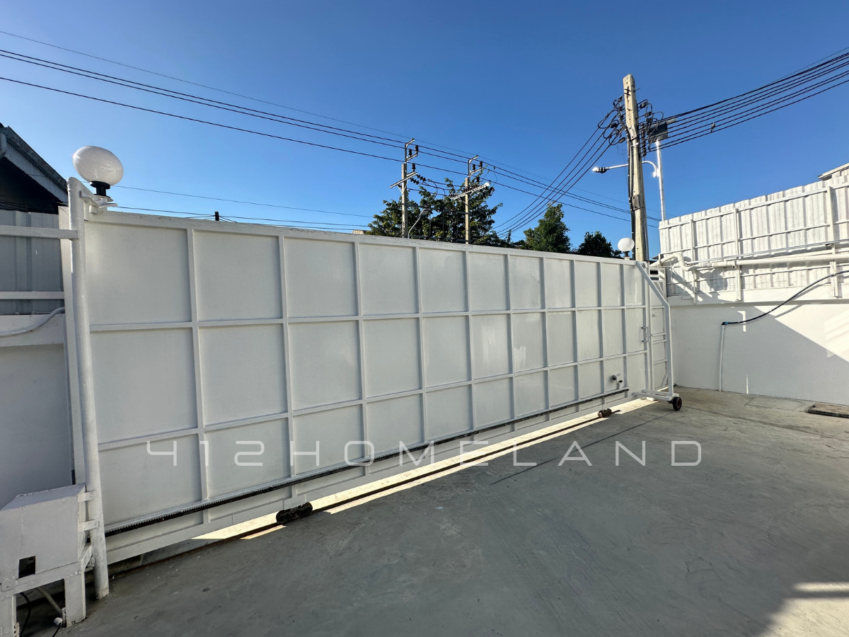 For SaleWarehouseSamut Prakan,Samrong : Urgent sale! Warehouse-factory 850 sq m, area 1 rai, large vehicles can enter, complete water and electricity, Bang Sao Thong, Samut Prakan.