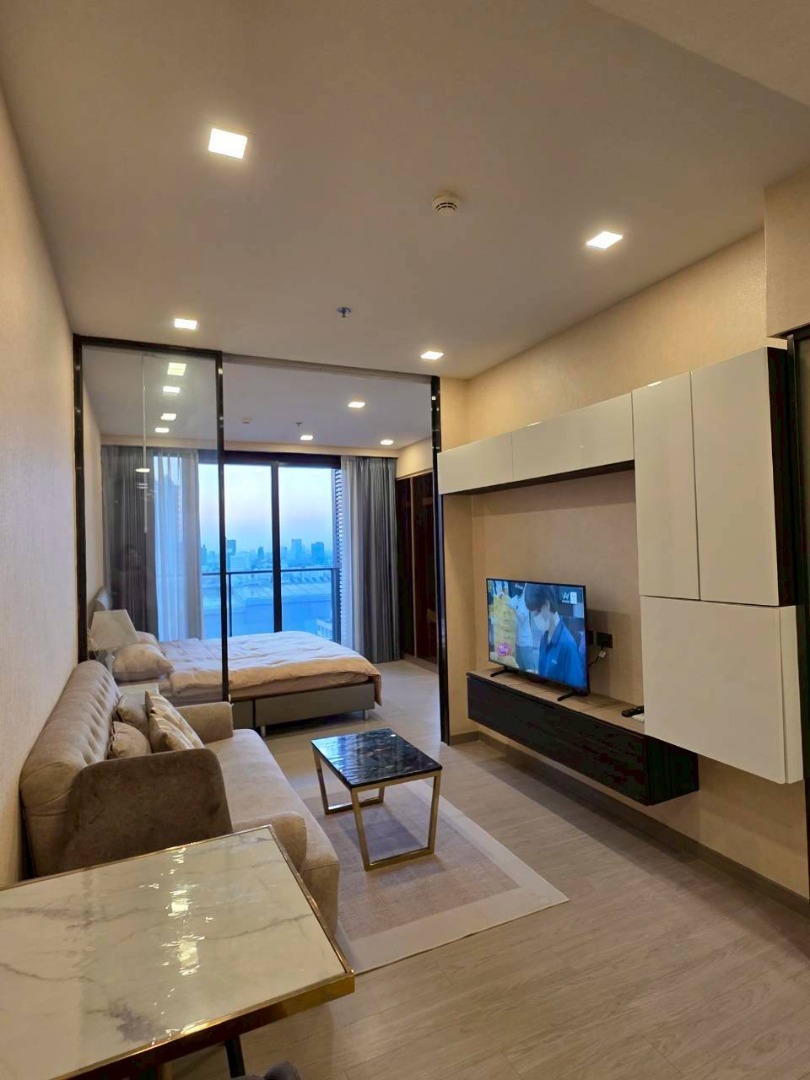 For RentCondoRama9, Petchburi, RCA : 🔥For Rent Now🔥 One Nine Five Asoke-Rama 9. Spacious room with beautiful view. Fully furnished and ready to move in. Near MRT Rama 9.