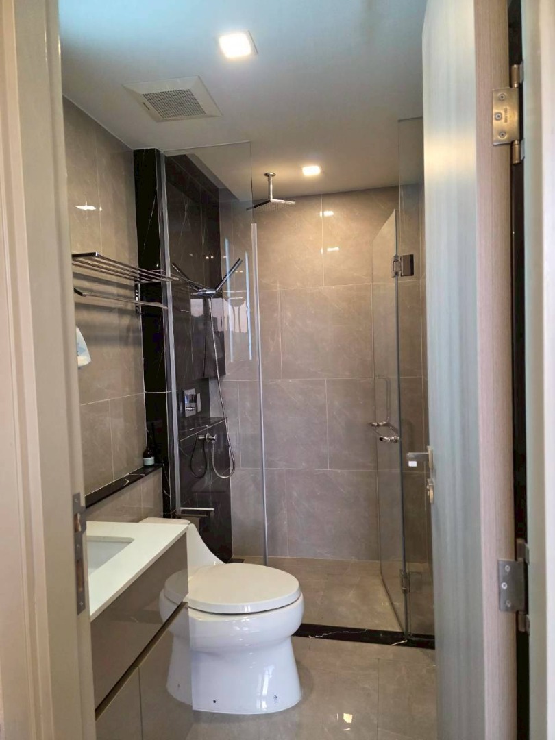 For RentCondoRama9, Petchburi, RCA : 🔥For Rent Now🔥 One Nine Five Asoke-Rama 9. Spacious room with beautiful view. Fully furnished and ready to move in. Near MRT Rama 9.