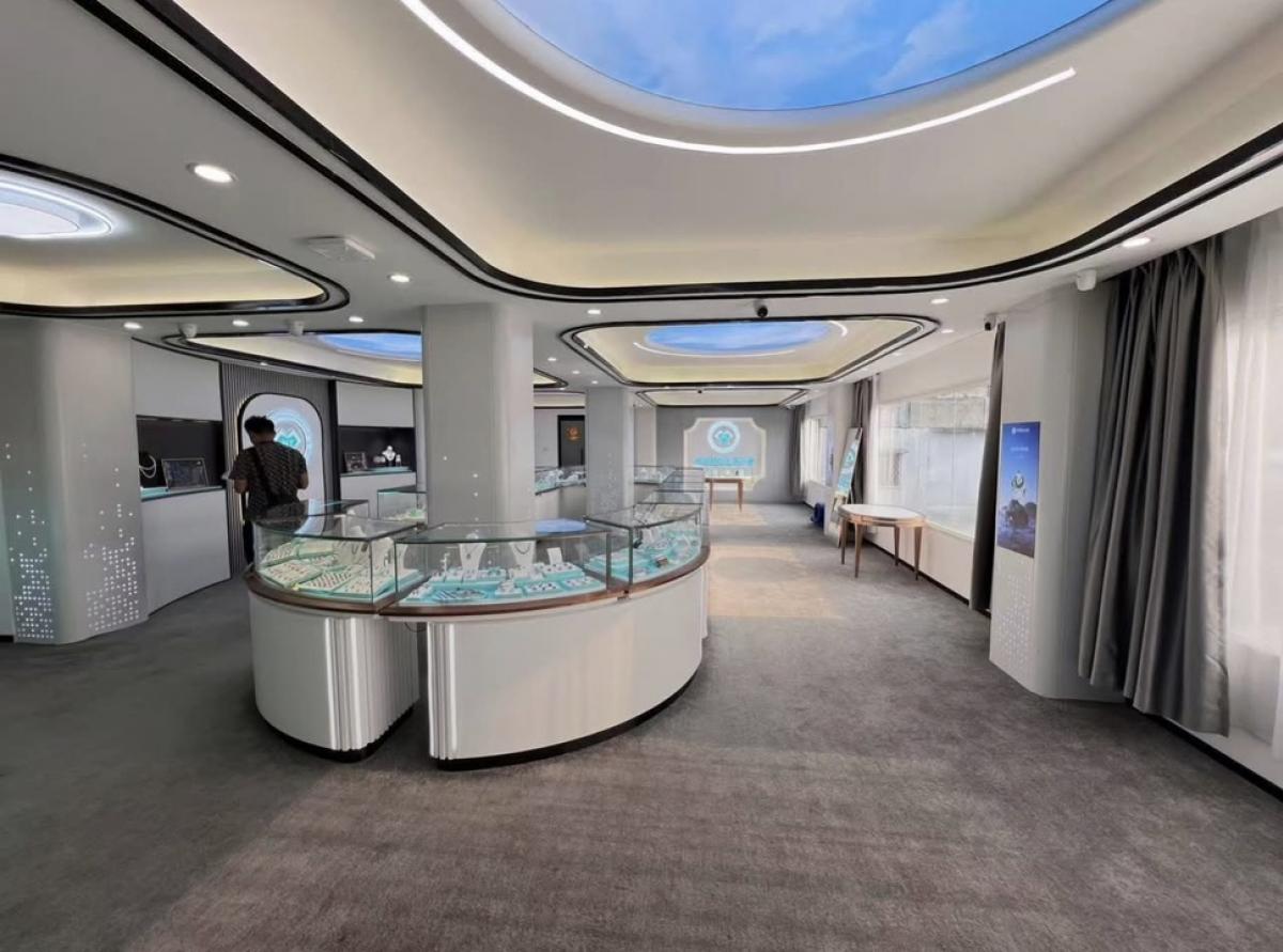 For RentShowroomSilom, Saladaeng, Bangrak : Showroom space for rent, 7th floor, 290 sq m., Silom area, near BTS Surasak.