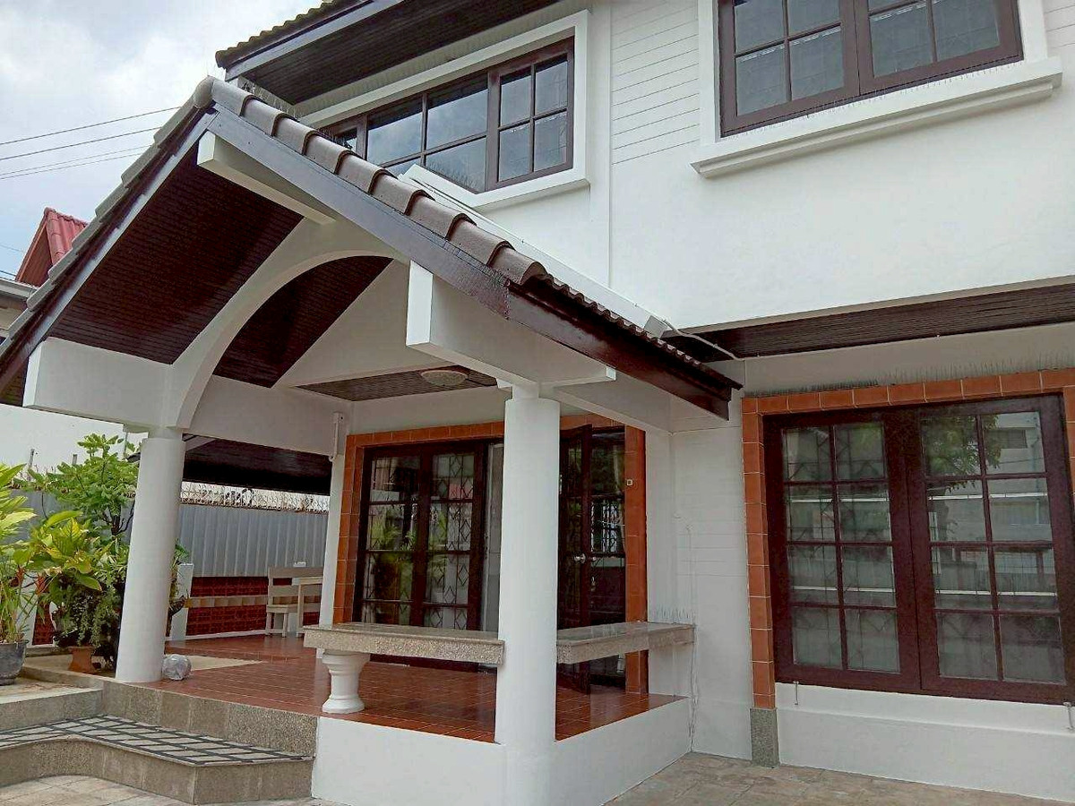 ให้เช่าบ้านสุขุมวิท อโศก ทองหล่อ : LTH14061 – House for Rent | Sukhumvit 54 | 232 sqm | 3 Beds 2 Baths | Near BTS On Nut | 50K/Month | บ้านให้เช่า สุขุมวิท 54