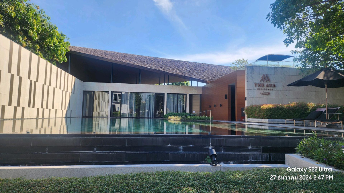 For RentHouseOnnut, Udomsuk : 12 corner houses with neighbors on one side only.