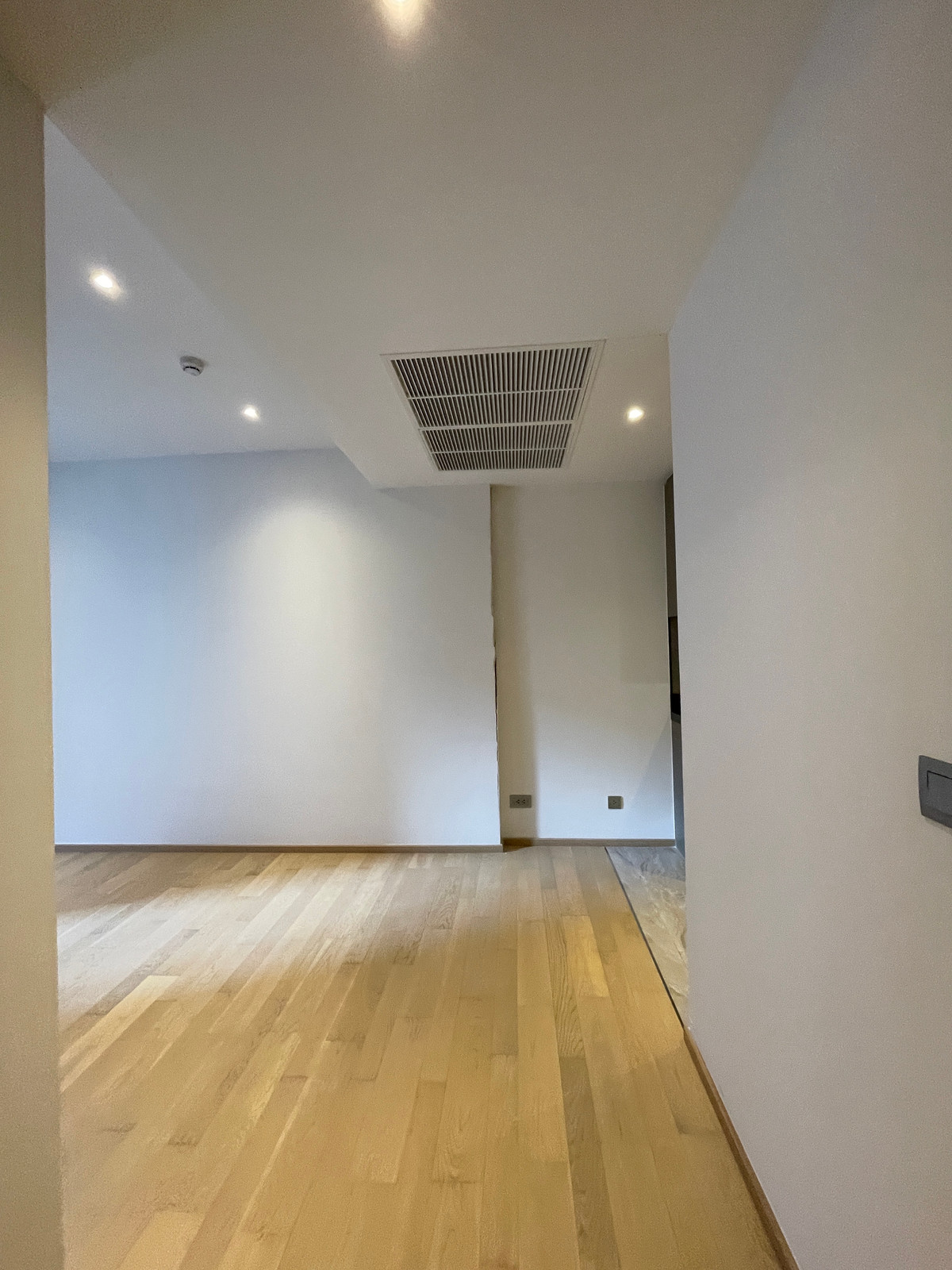 For SaleCondoRama9, Petchburi, RCA : Condo for sale: Ashton Asoke-Rama 9, 1 bedroom XL function, area 40.95 sq m, in the OMEGA building, ready to receive full promotions. The ultimate in luxury in the heart of New CBD, only 230 m. from MRT.