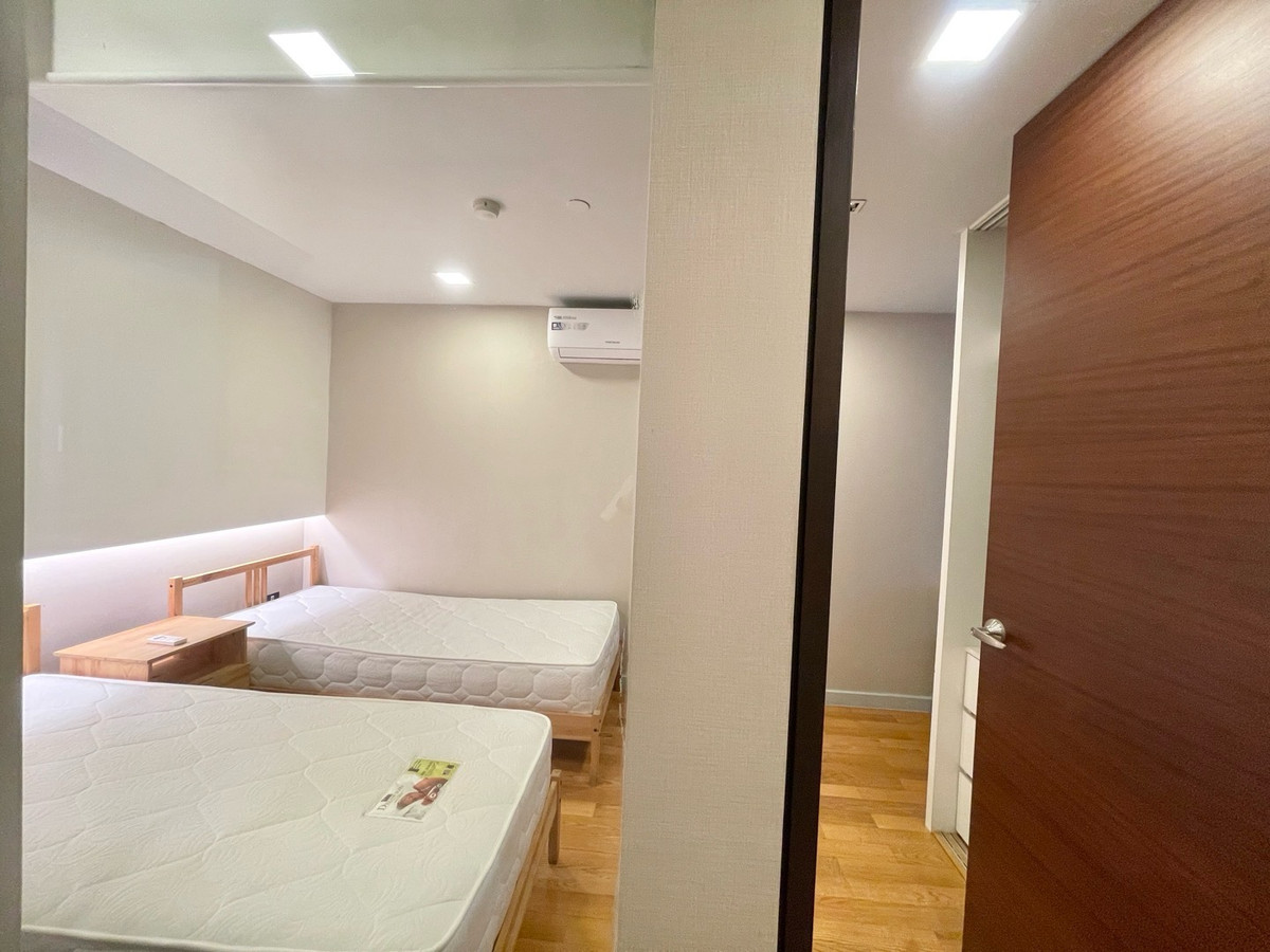 For RentCondoSilom, Saladaeng, Bangrak : 🏢🚊 Quad Silom for rent in the heart of Silom, next to BTS Chong Nonsi, convenient travel, surrounded by business areas and complete lifestyle, Silom, Saladaeng, Bangrak, Si Phraya, Surawong ✨🪴