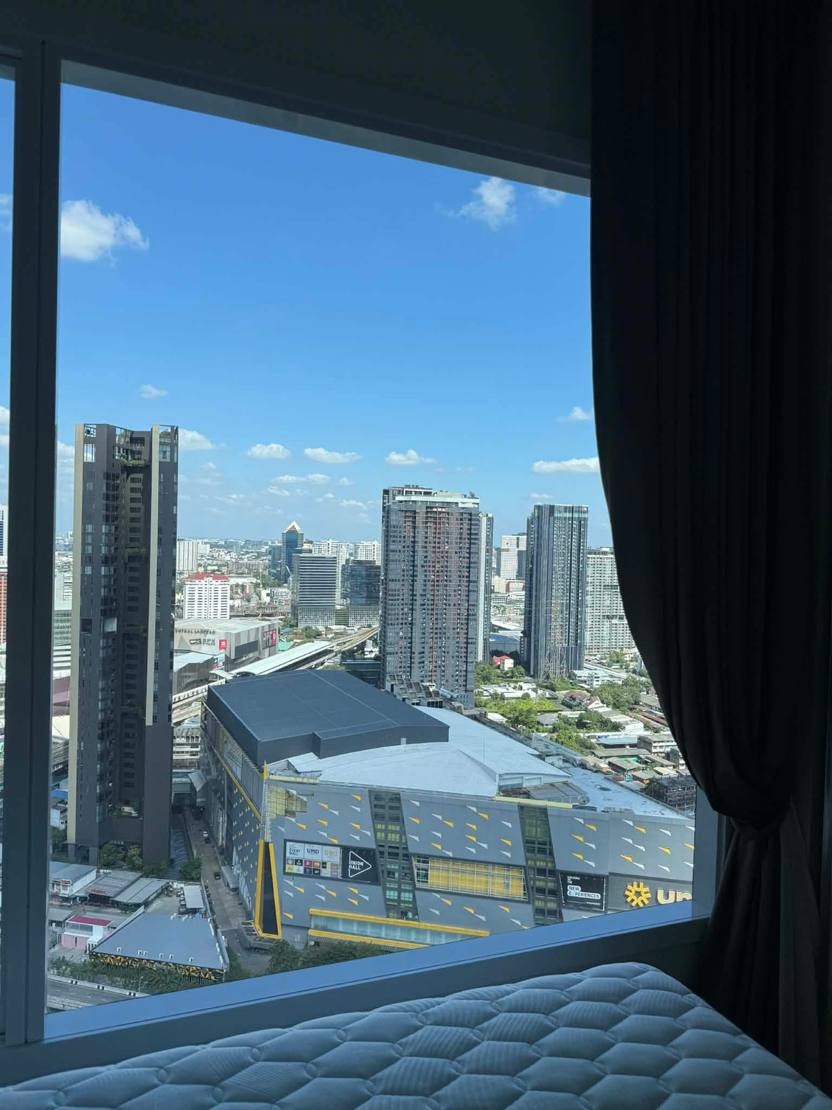 For RentCondoLadprao, Central Ladprao : For Rent 🔥 The Saint Residences 🔥 Near MRT Phahonyothin. Fully furnished with appliances.