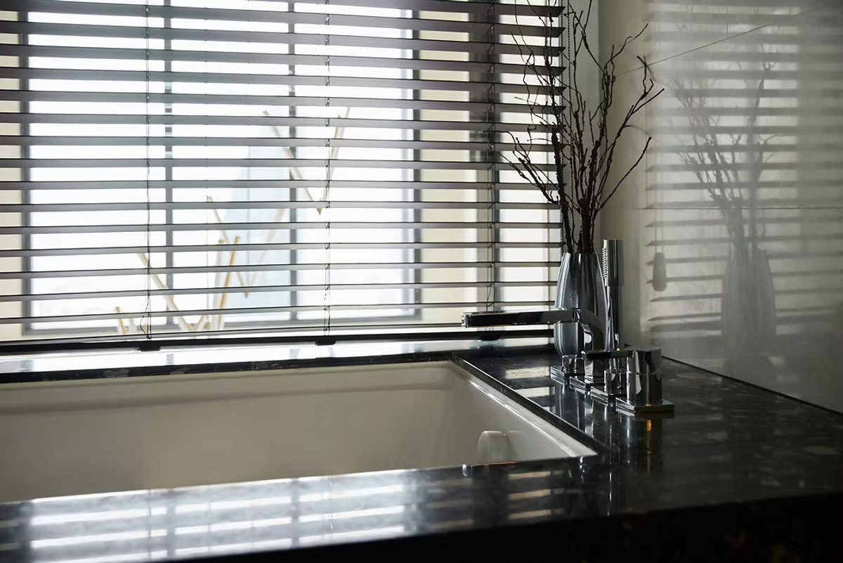 For RentCondoSukhumvit, Asoke, Thonglor : BEATNIQ Sukhumvit 32 High-Floor 2-Bedroom Duplex with Balcony Please call: 062-496-6454