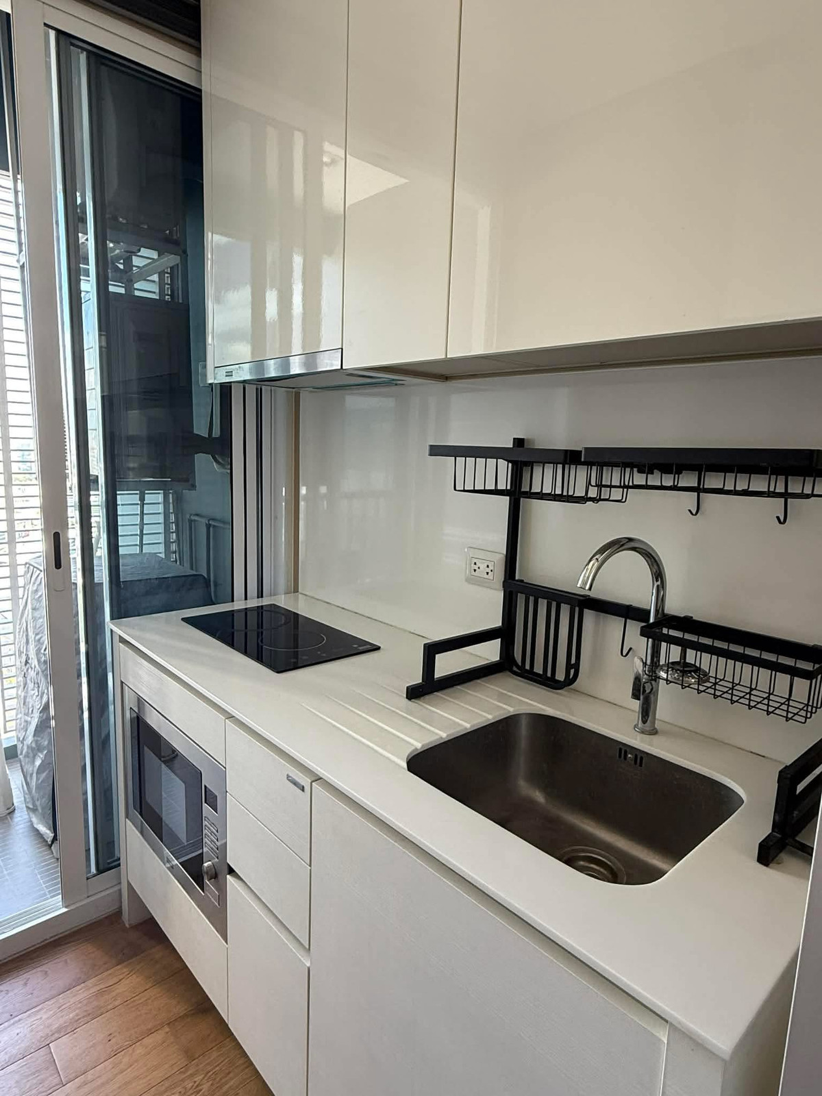 For RentCondoLadprao, Central Ladprao : For Rent 🔥 The Saint Residences 🔥 Near MRT Phahonyothin. Fully furnished with appliances.