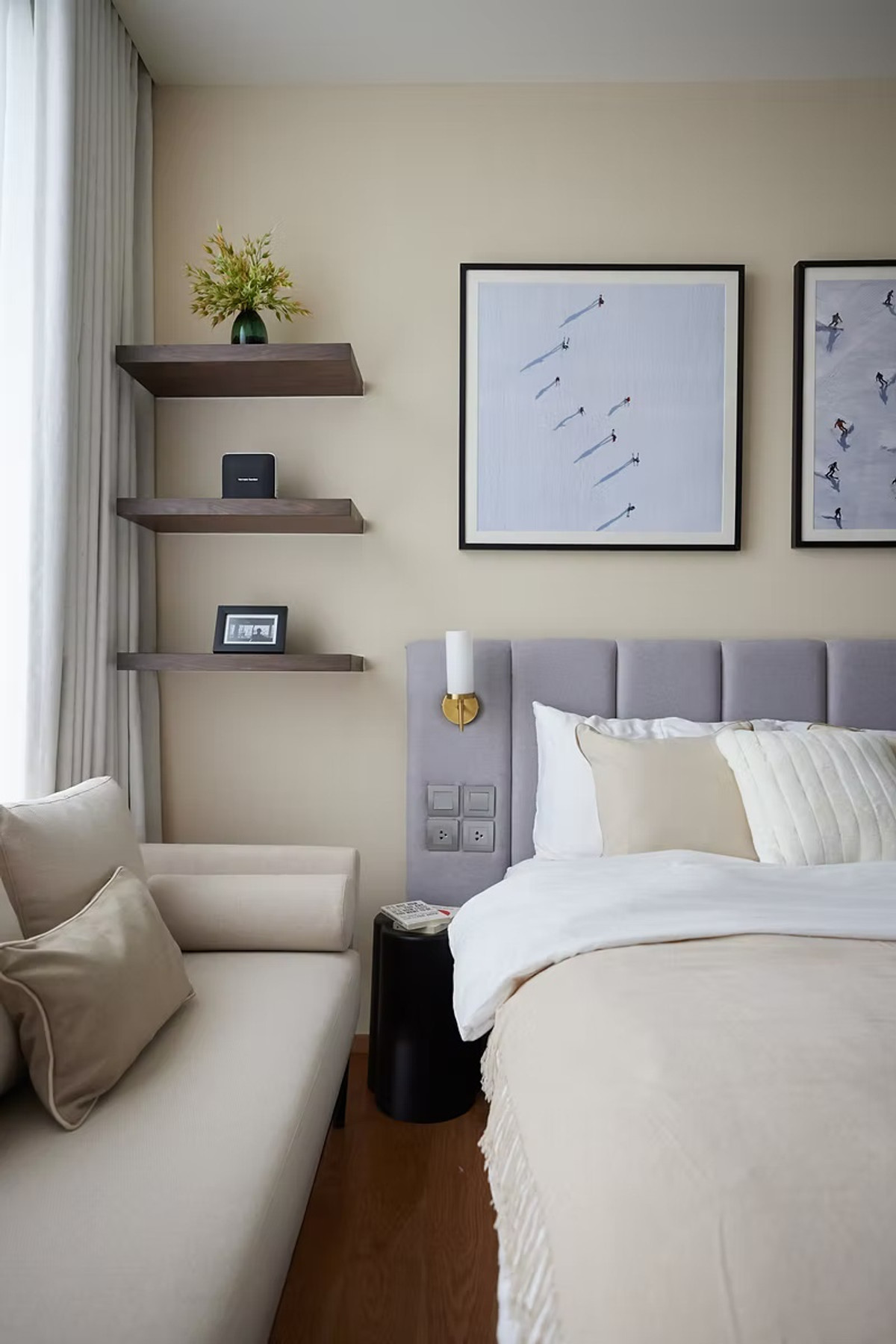 For RentCondoSukhumvit, Asoke, Thonglor : BEATNIQ Sukhumvit 32 High-Floor 2-Bedroom Duplex with Balcony Please call: 062-496-6454