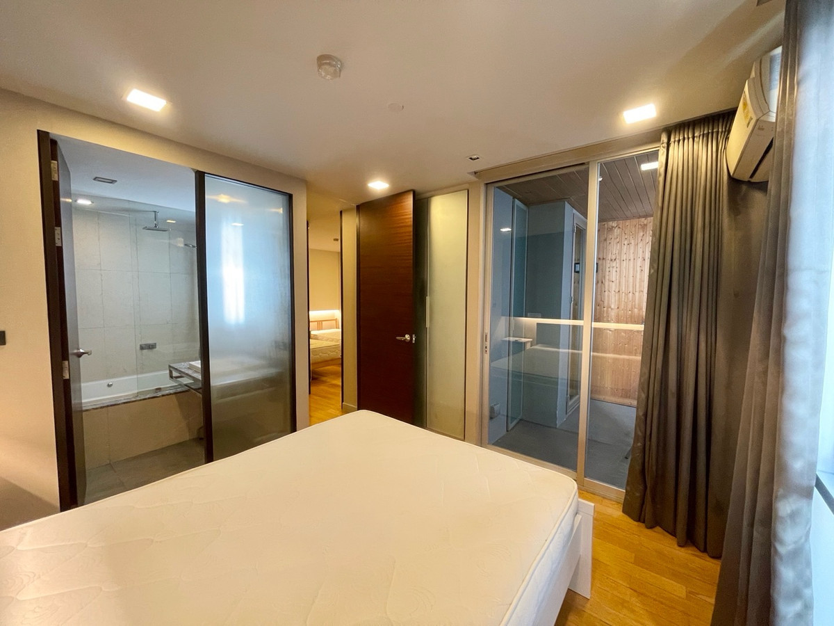 For RentCondoSilom, Saladaeng, Bangrak : 🏢🚊 Quad Silom for rent in the heart of Silom, next to BTS Chong Nonsi, convenient travel, surrounded by business areas and complete lifestyle, Silom, Saladaeng, Bangrak, Si Phraya, Surawong ✨🪴