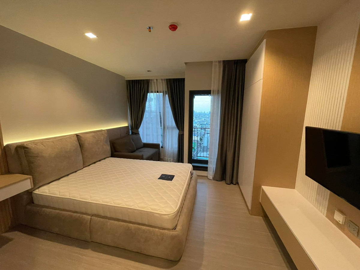 For RentCondoRama9, Petchburi, RCA : P-121186 Condo for rent LIFE Asoke - Rama 9 fully furnished (Confirm again when visit).   Line Id @easythaihome 085-592-2897