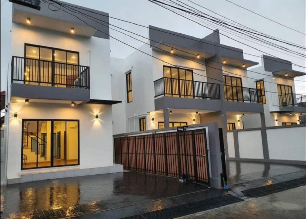 For SaleTownhomeChokchai 4, Ladprao 71, Ladprao 48, : Townhome for sale, 2 floors, 4 houses next to each other, 136 wa (each house 34 sq m. X 4 = 136 sq m.)