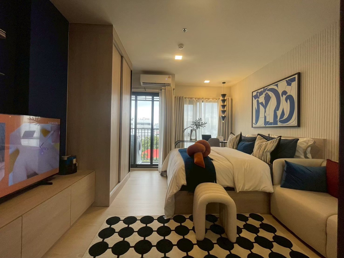 For SaleCondoWongwianyai, Charoennakor : 𝗙𝗟𝗢 by Sansiri 1 Bedroom starting from 2.89 MB* Prime unit, ready to move in 📱 065-236-2839