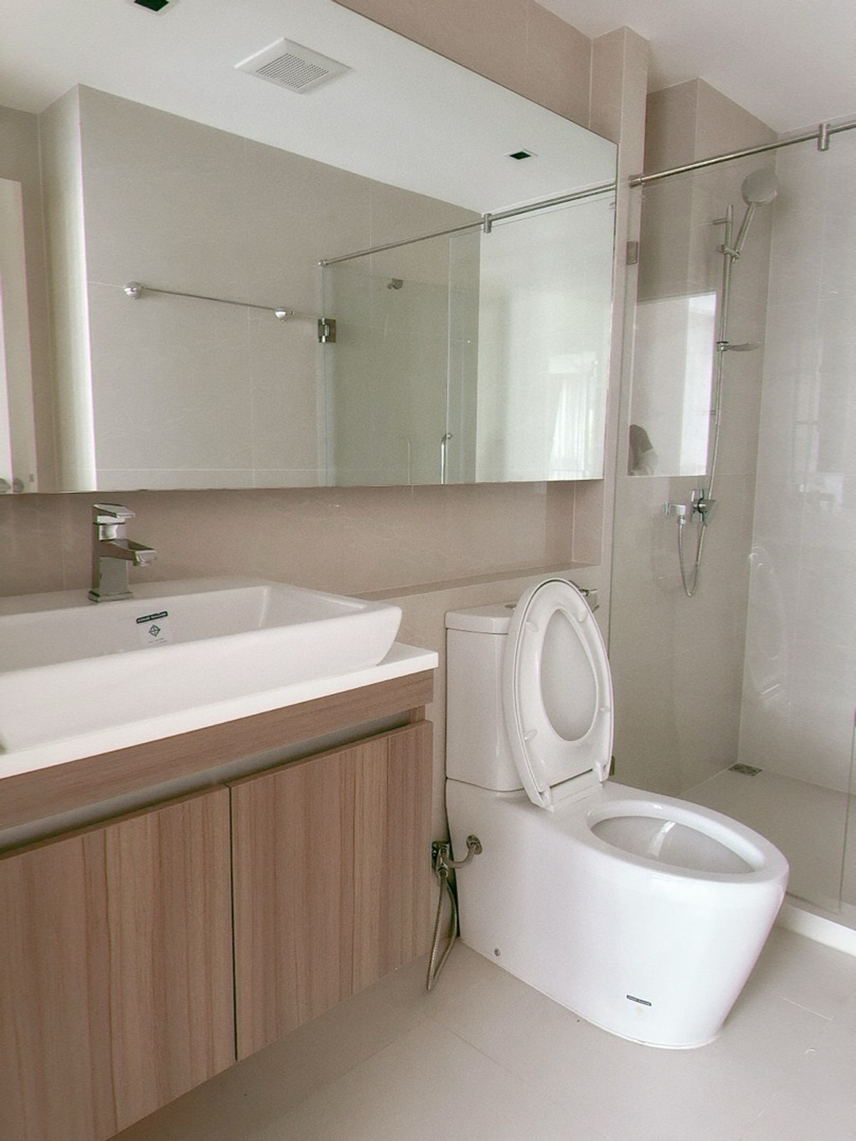 For RentCondoSukhumvit, Asoke, Thonglor : vtara 1 room available