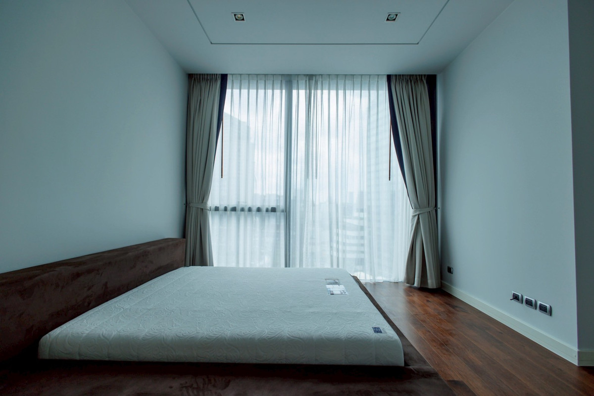 For RentCondoSukhumvit, Asoke, Thonglor : Marque Sukhumvit 39 High-Floor 2-Bedroom Spacious Residence with Open View Please call: 062-496-6454