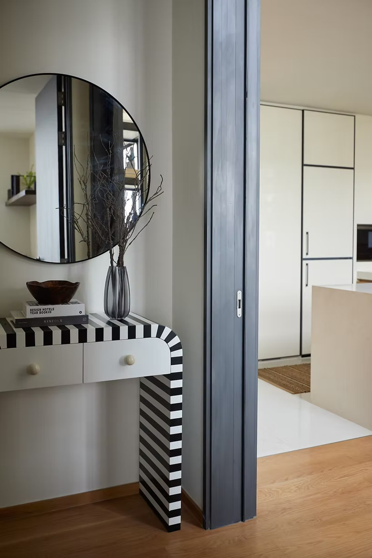 For RentCondoSukhumvit, Asoke, Thonglor : BEATNIQ Sukhumvit 32 High-Floor 2-Bedroom Duplex with Balcony Please call: 062-496-6454