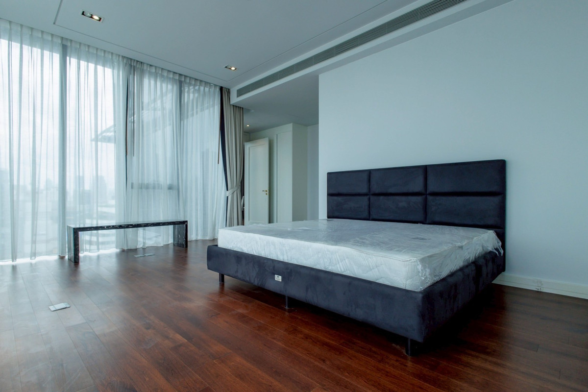 For RentCondoSukhumvit, Asoke, Thonglor : Marque Sukhumvit 39 High-Floor 2-Bedroom Spacious Residence with Open View Please call: 062-496-6454