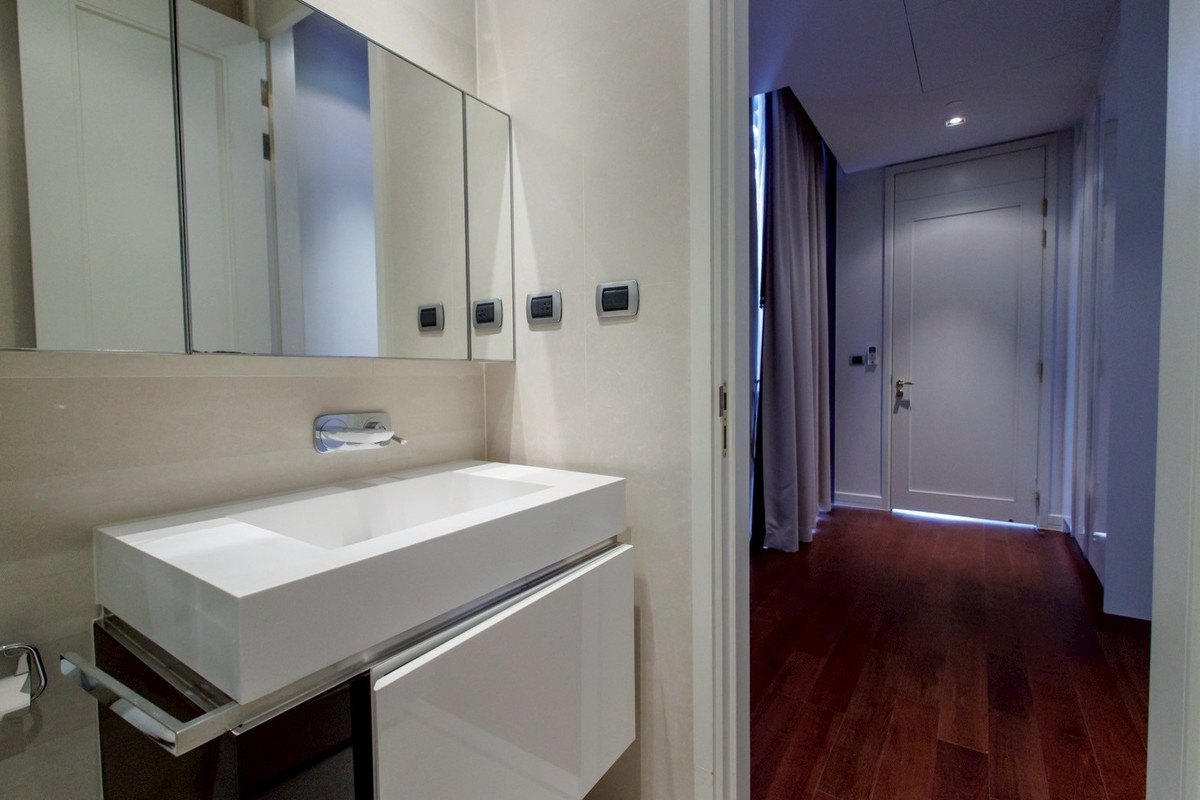 For RentCondoSukhumvit, Asoke, Thonglor : Marque Sukhumvit 39 High-Floor 2-Bedroom Spacious Residence with Open View Please call: 062-496-6454