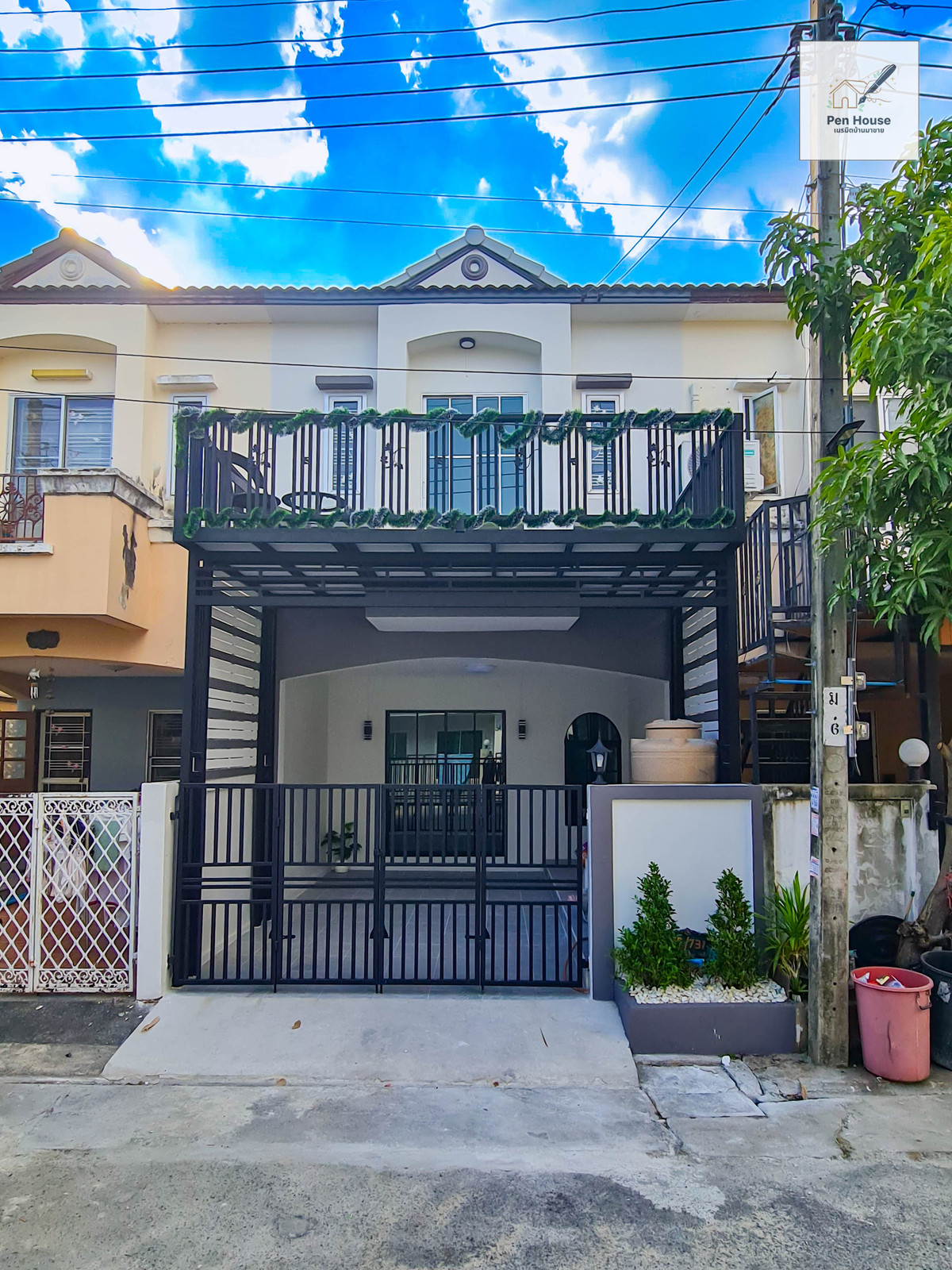 For SaleTownhomeNawamin, Ramindra : Townhouse for sale, 2 floors, 3 bedrooms, Hathairat area. KC Ramintra 7, Thairaman Road, added a terrace, easy to travel, close to all amenities.