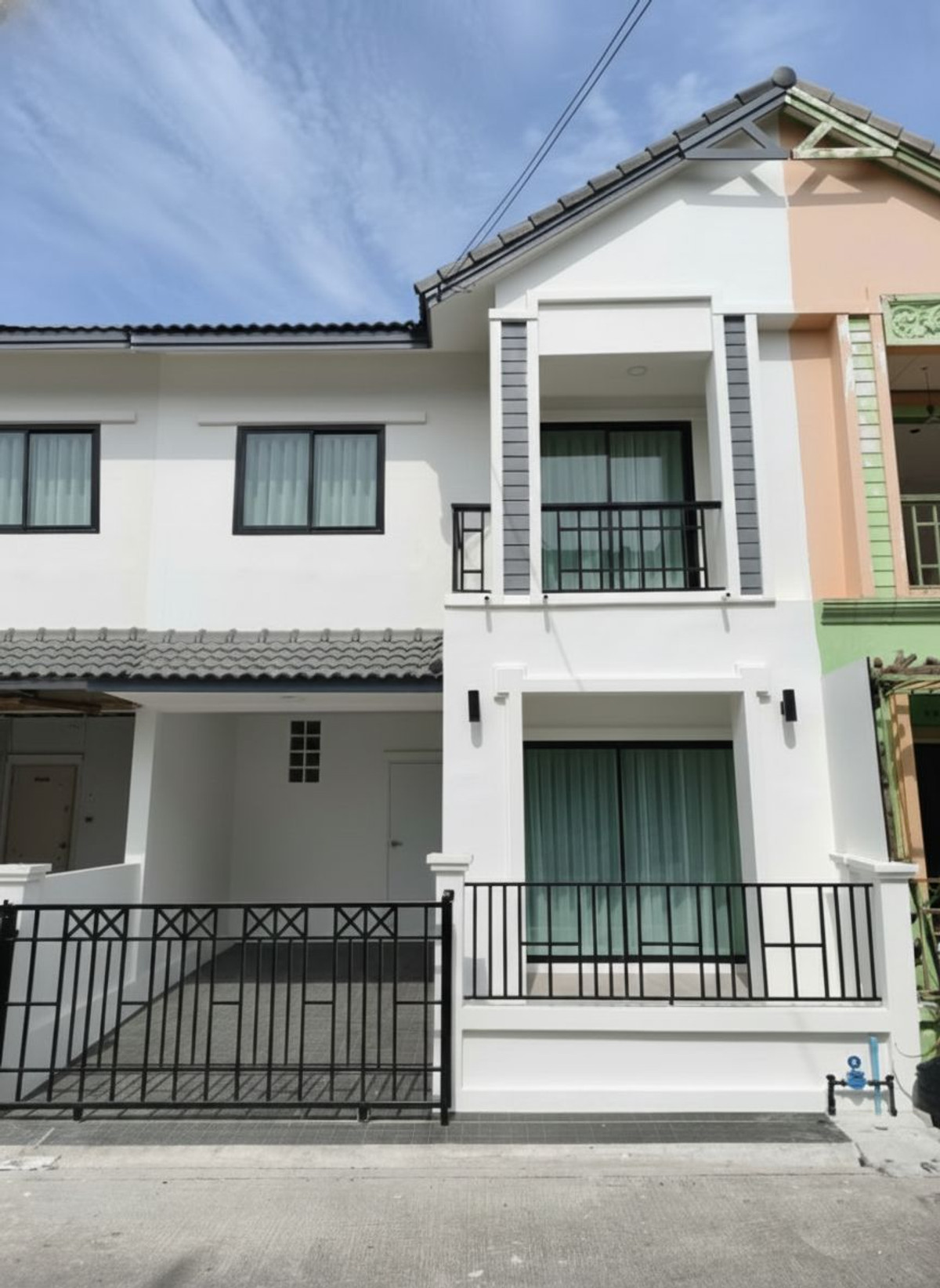 ขายทาวน์โฮมปทุมธานี รังสิต ธรรมศาสตร์ : ผ่อนถูกกว่าเช่า!!! ห้ามพลาด พร้อมของแถมแบบจัดเต็ม (ม่าน โซฟา บิ้วอินครัว และอื่นๆ)