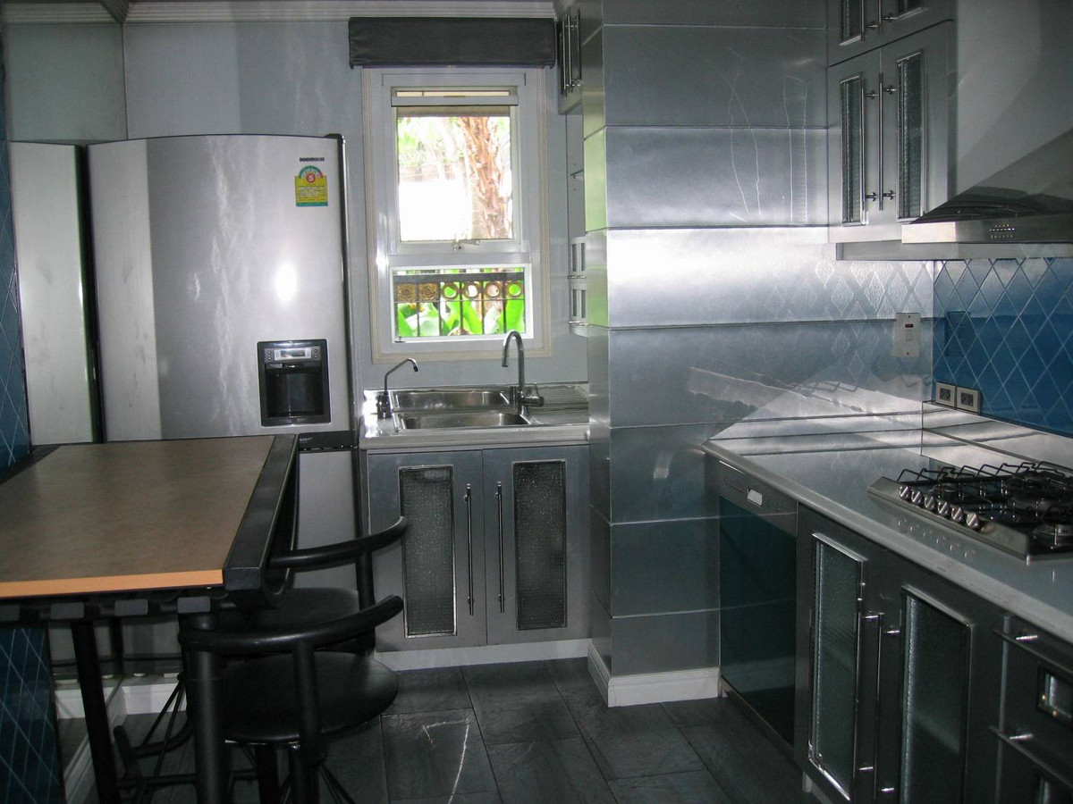 For RentHouseSukhumvit, Asoke, Thonglor : Single House With Pool For Rent Location Ekamai 180Sq.Wah 3Beds+Plus1 Beds 3Baths