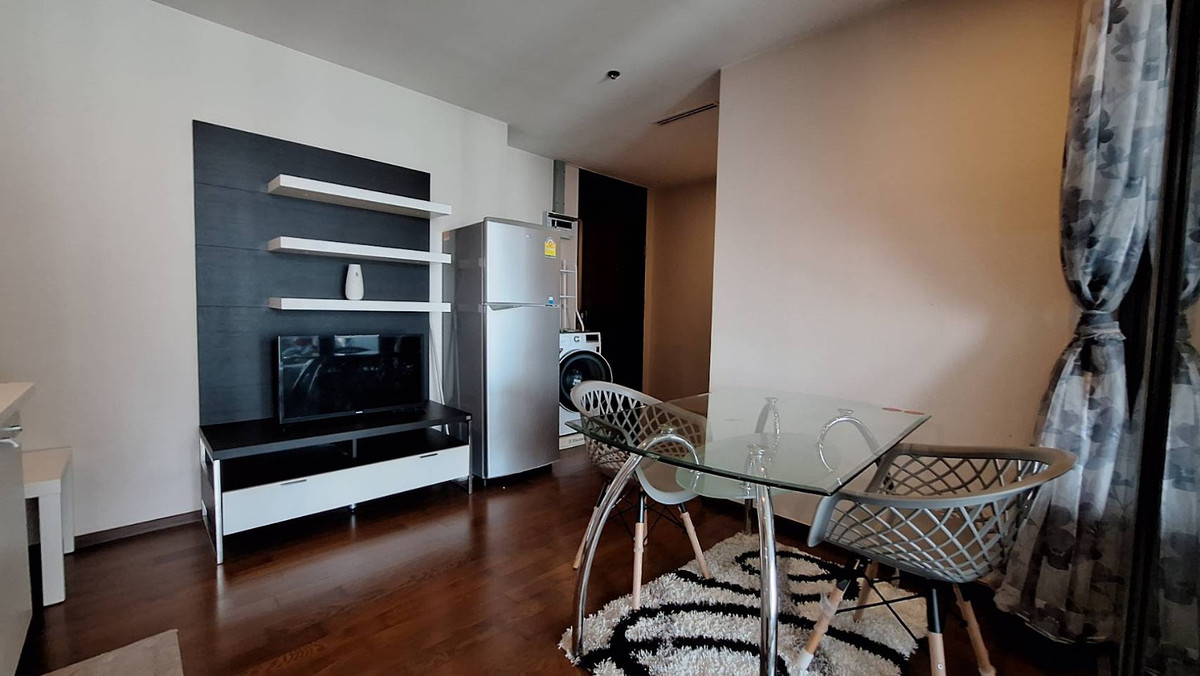 ให้เช่าคอนโดสุขุมวิท อโศก ทองหล่อ : 🔥 Noble Remix ติด BTS ทองหล่อ | 1 ห้องนอน | เช่า 22,000 บาท 🔥