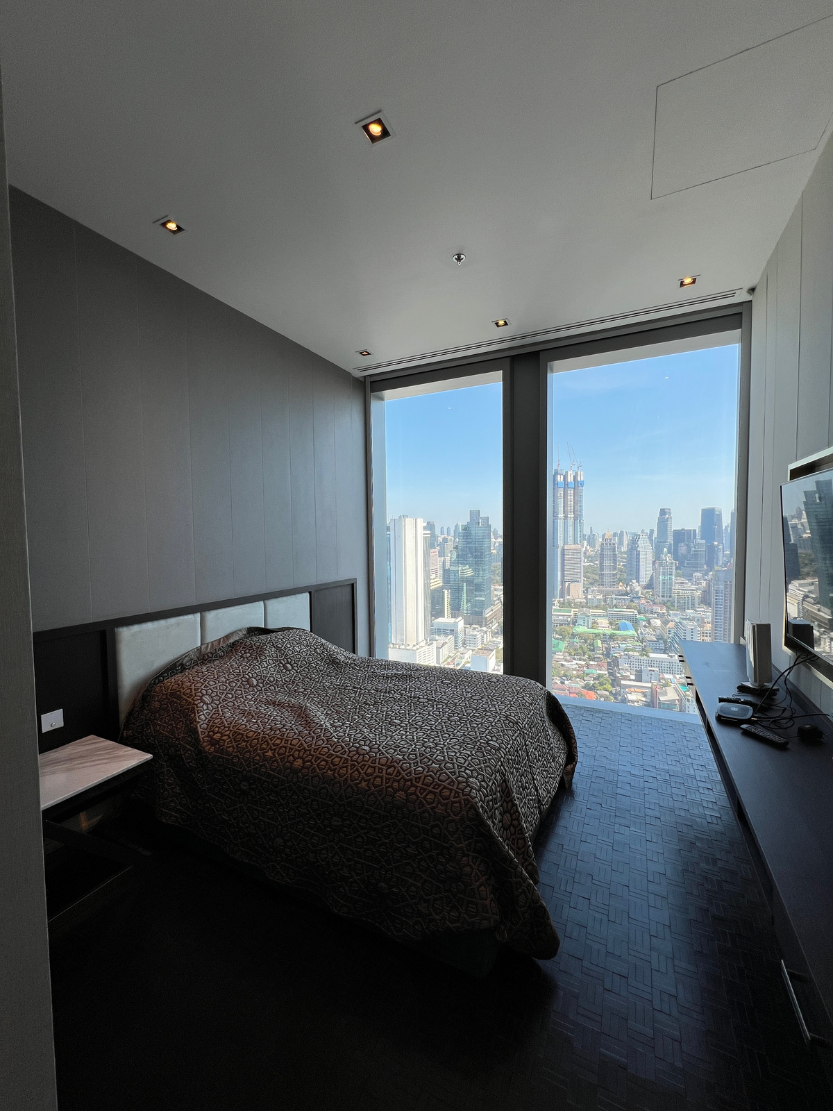 CondoSathorn, Narathiwat : 🏆✨ 4-Bedroom Penthouse at The Ritz-Carlton Residences Bangkok – 400,000 THB/month 🌆🔥