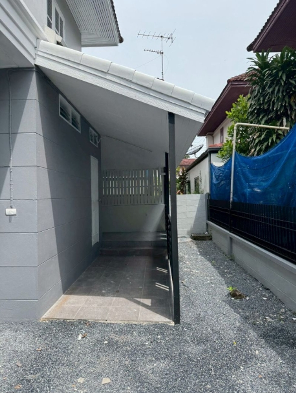 For SaleHouseNawamin, Ramindra : 2-story detached house for sale, Panya Lake Home Village, size 91 sq m., corner house, Main Road, Minburi, Nimitmai Road 28, opposite the park.