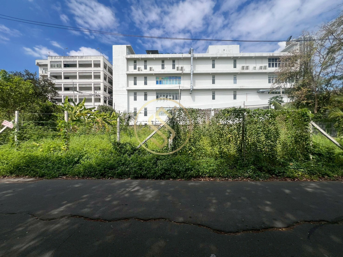 ให้เช่าที่ดินสะพานควาย จตุจักร : ให้เช่าที่ดินในซอยอาลาดิน พหลโยธิน30 ใกล้ บีทีเอสรัชโยธิน 198 ตารางวา 35,000 บาท