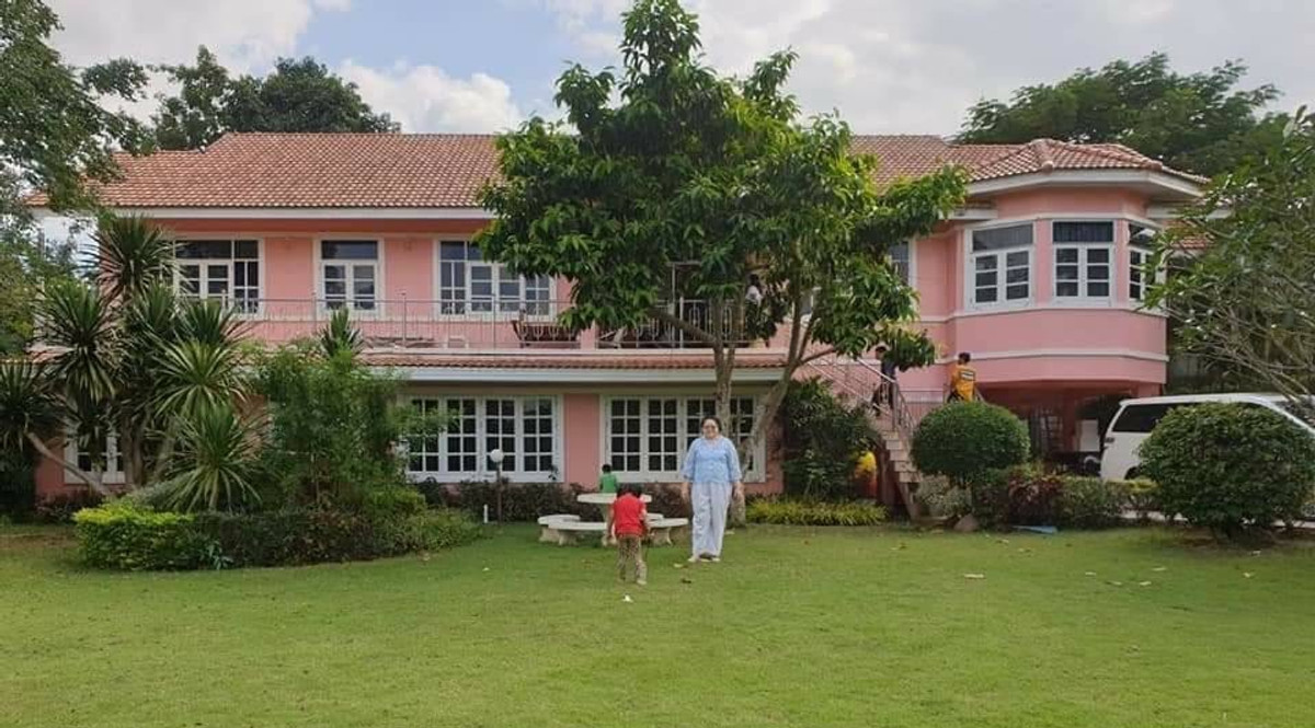 ขายบ้านปากช่อง เขาใหญ่ : ขายบ้านพร้อมที่ดิน อำเภอปากช่อง โฉนดครุฑแดง ที่ดิน 1-0-97 ไร่ 6 ห้องนอน 6 ห้องน้ำ 