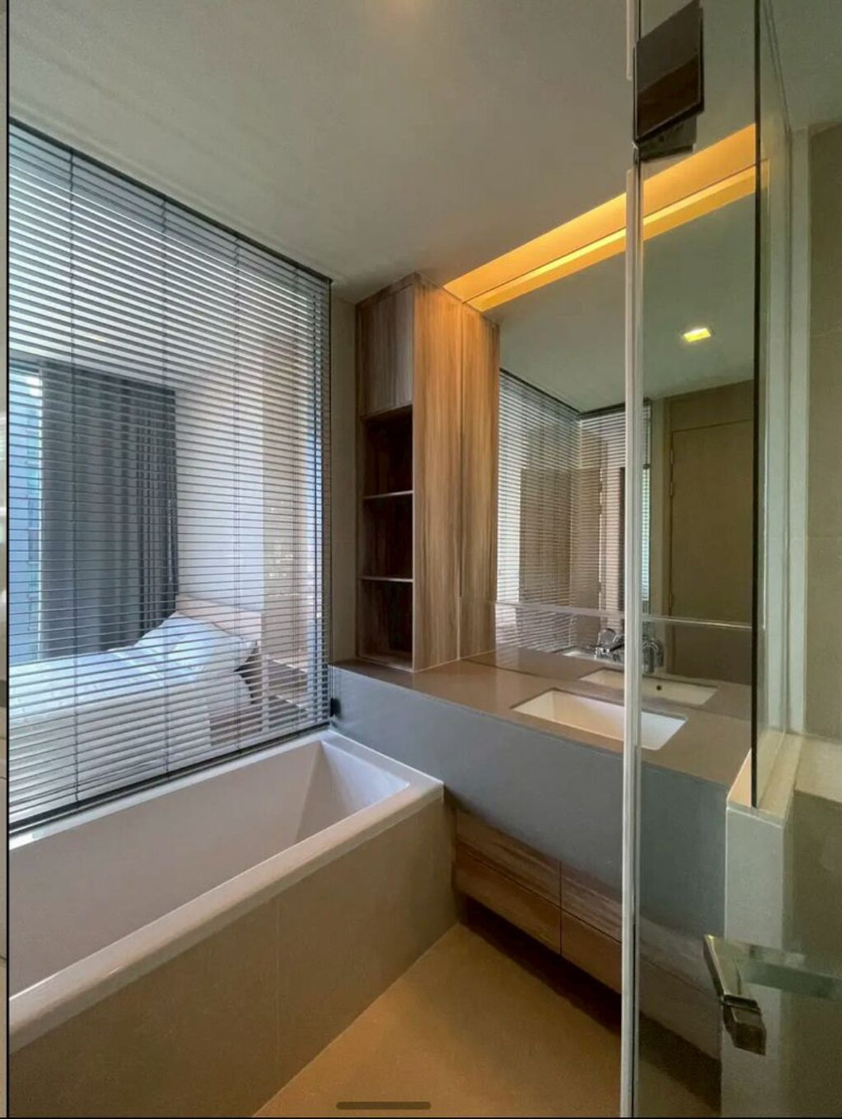 For RentCondoSukhumvit, Asoke, Thonglor : For Rent The Esse Asoke Unit 333/39 (North)