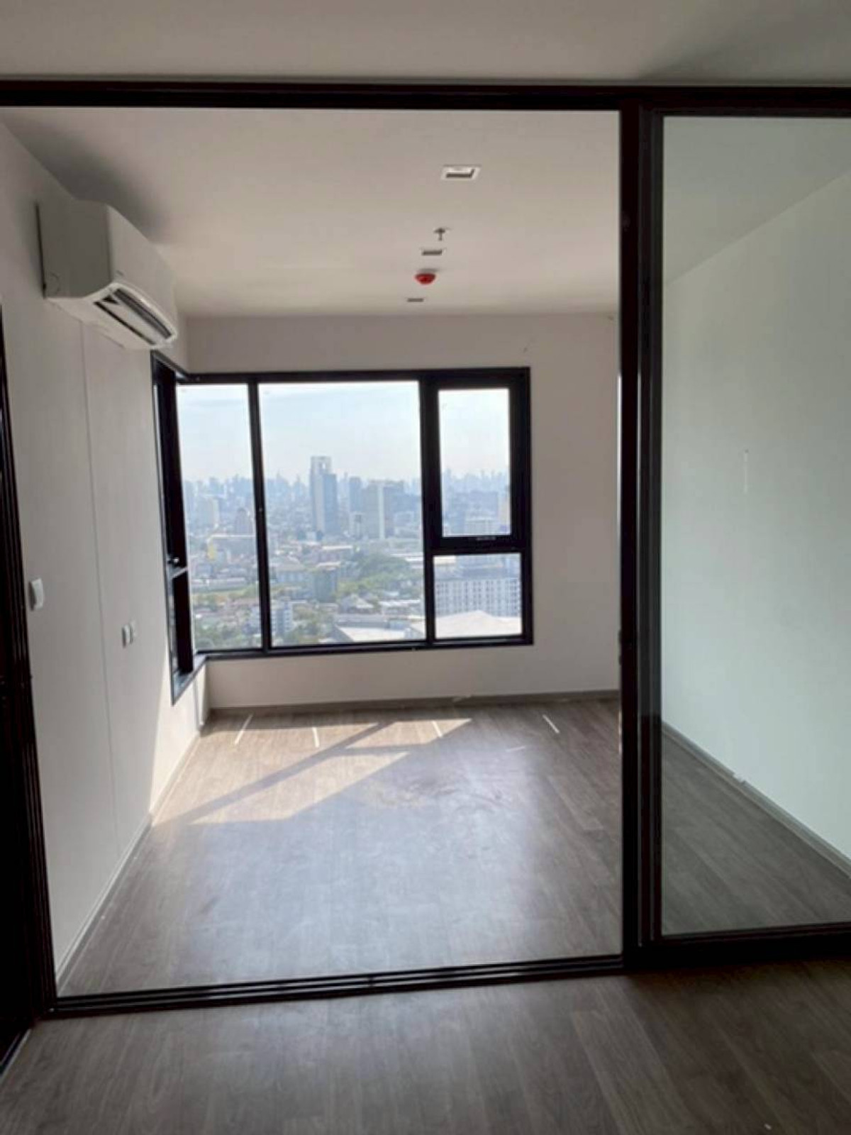 ขายคอนโดลาดพร้าว เซ็นทรัลลาดพร้าว : ✅ S-LVY123 ✅ Line : @p2nproperty