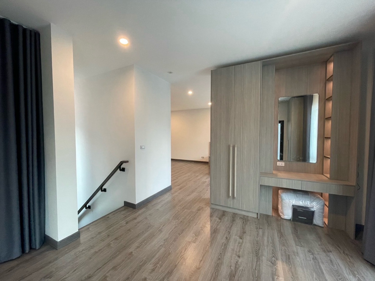 For RentTownhomeKasetsart, Ratchayothin : Single house for rent Baan Klang Muang Classe Ratchayothin (ClasseRatchayothin), new house, never lived in.