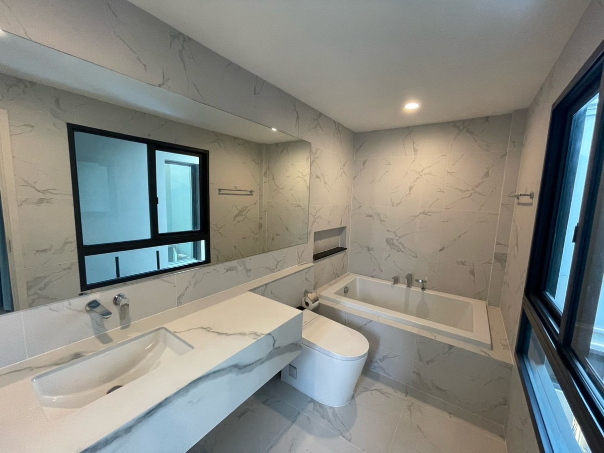 For RentTownhomeKasetsart, Ratchayothin : Single house for rent Baan Klang Muang Classe Ratchayothin (ClasseRatchayothin), new house, never lived in.